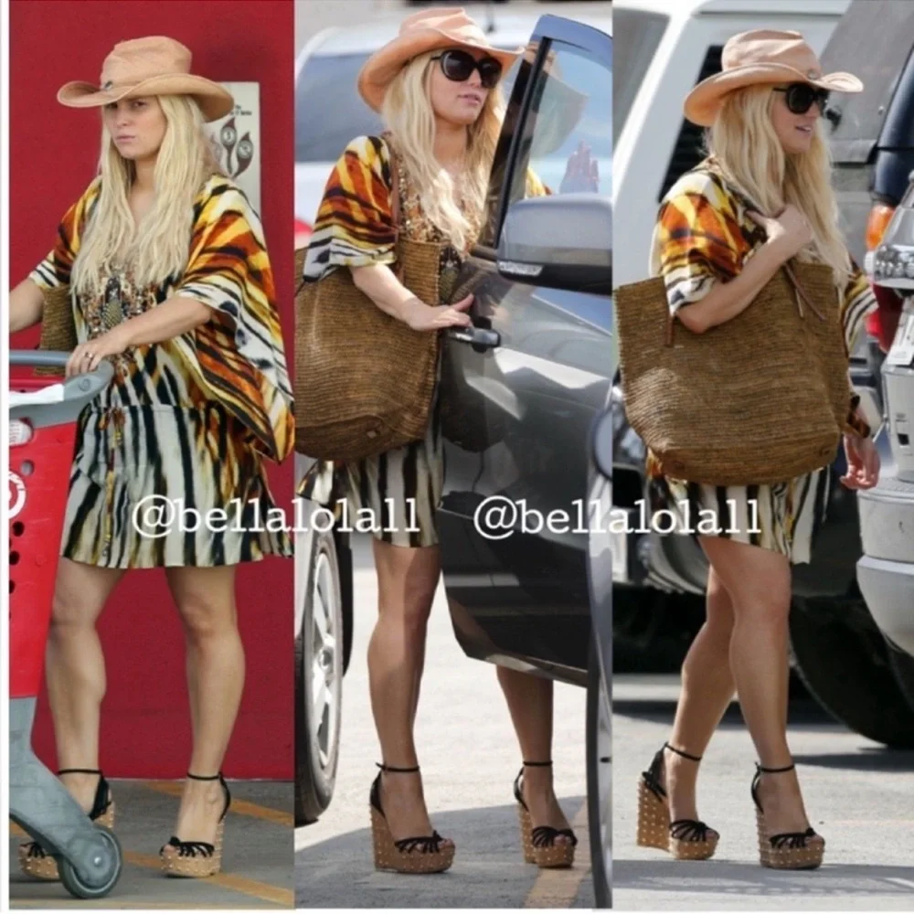AUTHENTIC GUCCI RESORT COLLECTION STUDDED WEDGES - Picture 3 of 14